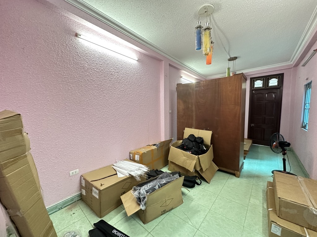 Bán nhà Lê Trọng Tấn - diện tích 39.6m2 3 tầng - Lô góc, mặt ngõ thông ô tô - giá 10,8 tỷ