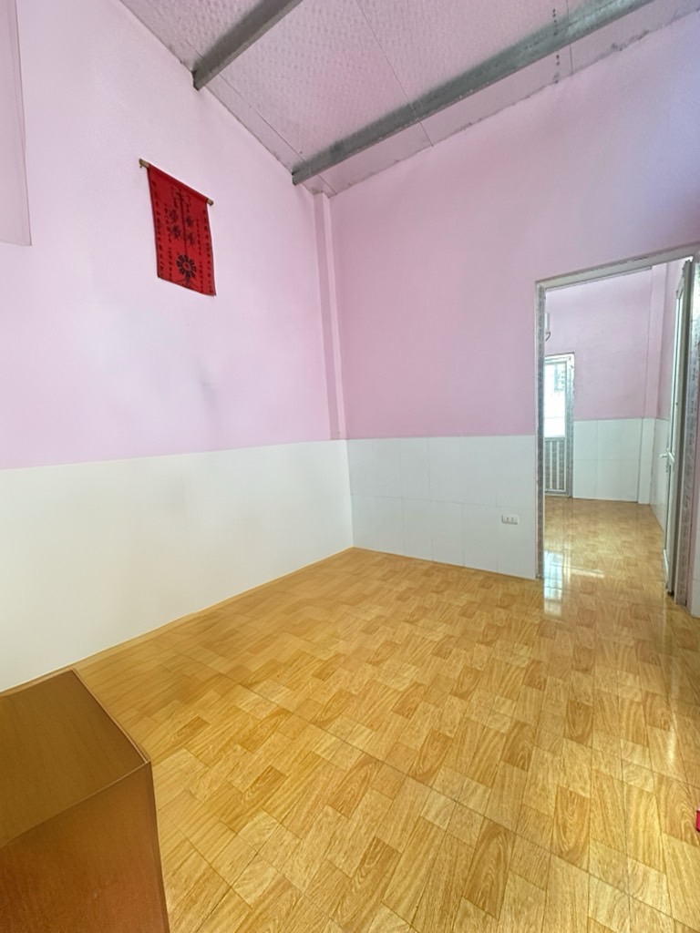 Bán nhà Lê Trọng Tấn - diện tích 39.6m2 3 tầng - Lô góc, mặt ngõ thông ô tô - giá 10,8 tỷ