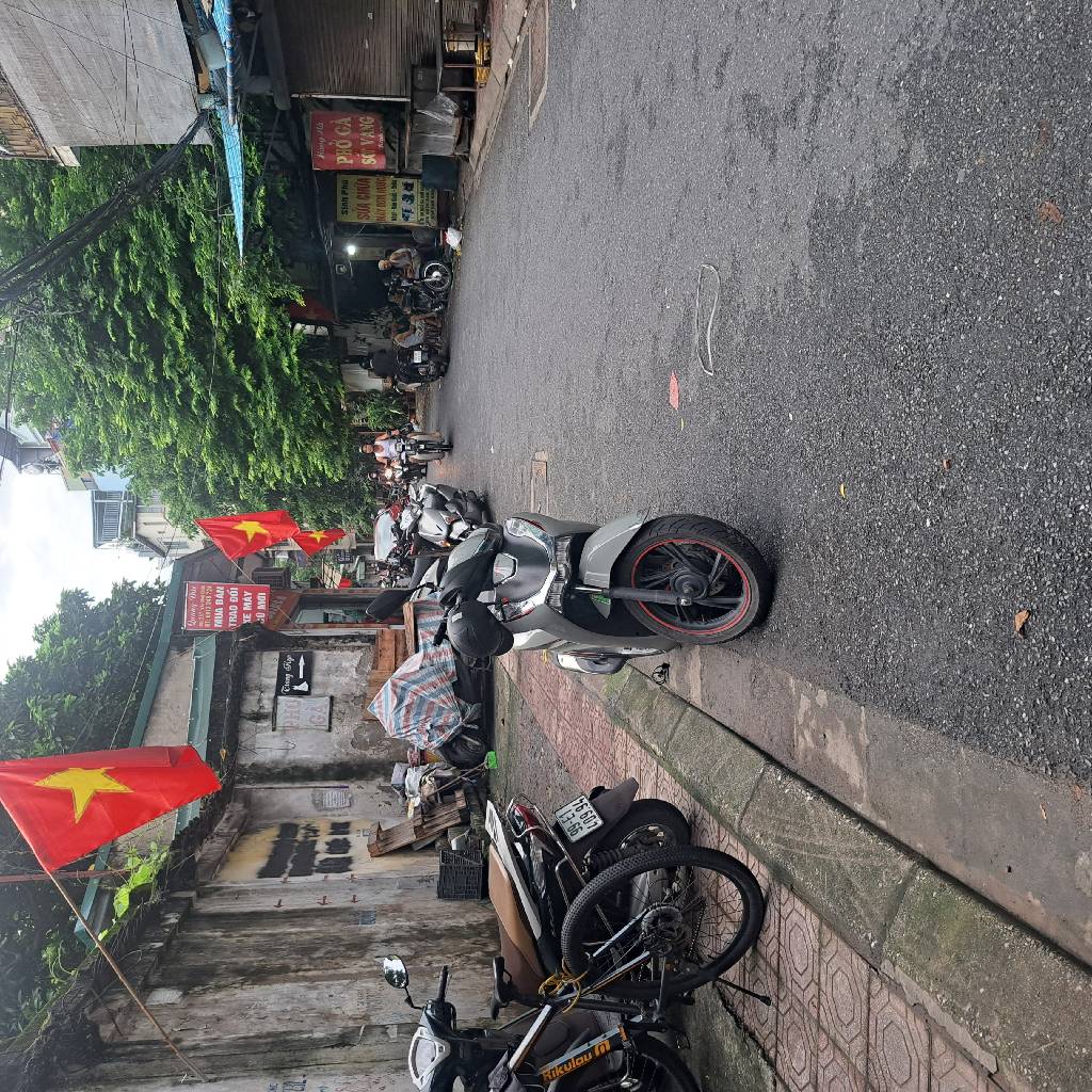 Bán nhà Trần Khát Chân - diện tích 80m2 1 tầng - Mặt ngõ thông, kinh doanh đa dạng - giá 18,3 tỷ