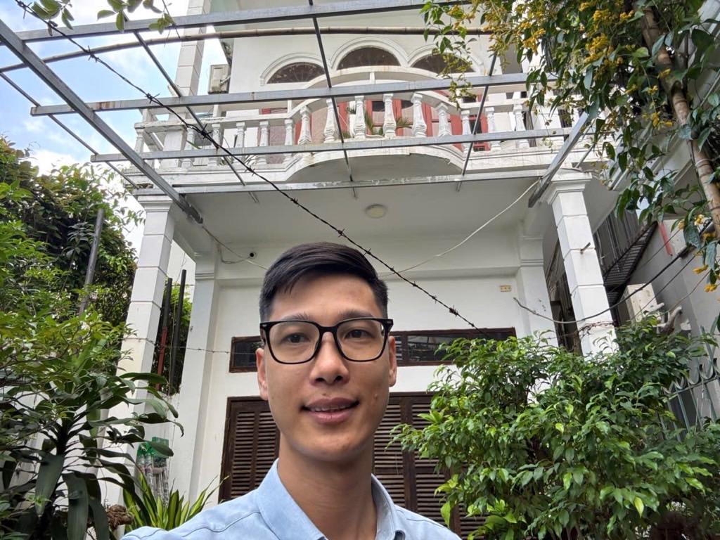 Bán nhà Nguyễn Lân - diện tích 68.4m2 3 tầng - Lô góc ô tô đỗ cổng - giá 19,5 tỷ