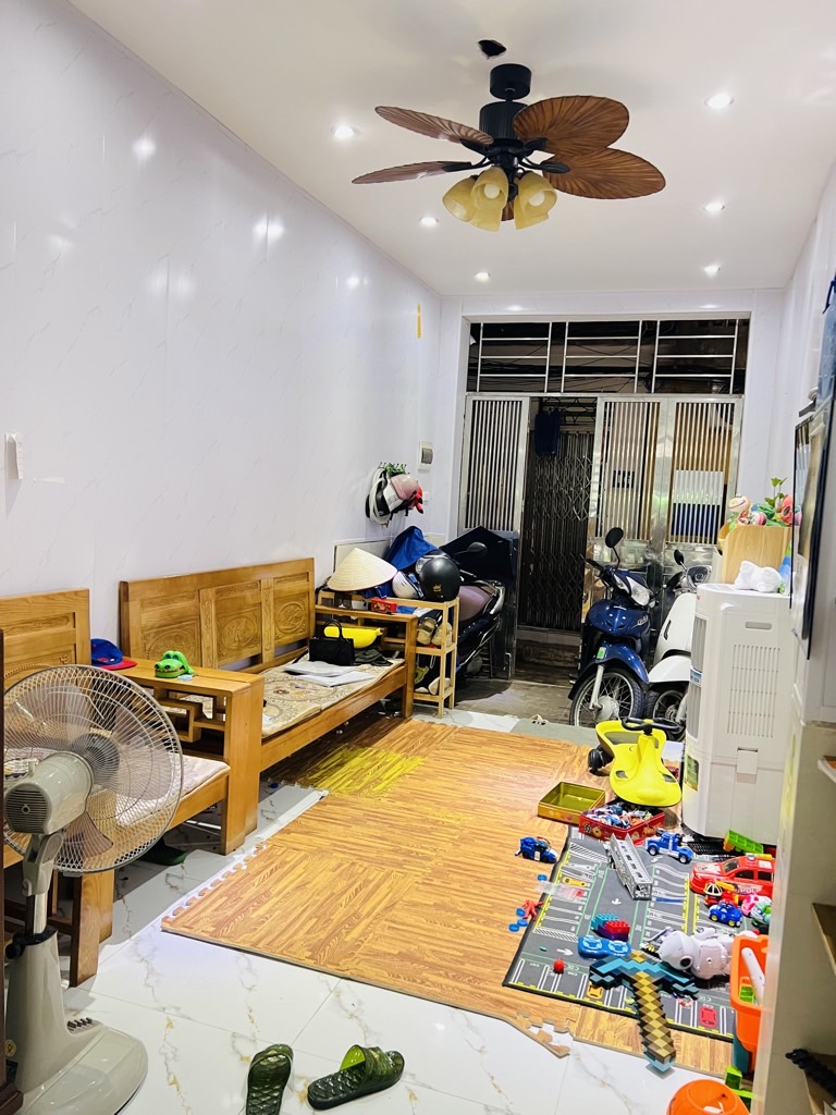 Bán nhà Nguyễn Trãi - diện tích 34.1m2 4 tầng - Cách ô tô 10m - giá 7,4 tỷ