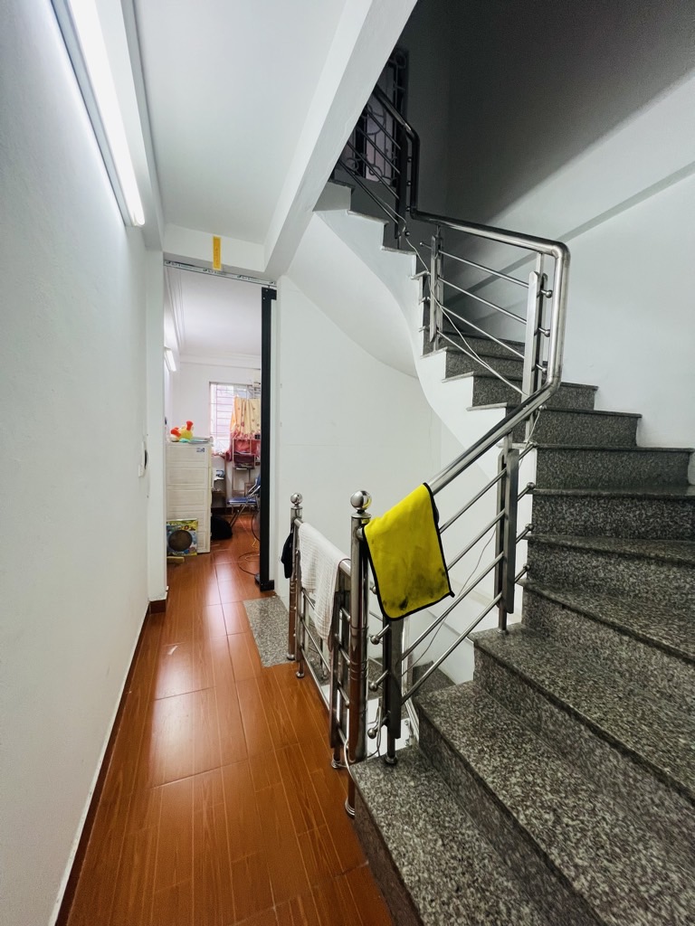 Bán nhà Nguyễn Trãi - diện tích 34.1m2 4 tầng - Cách ô tô 10m - giá 7,4 tỷ