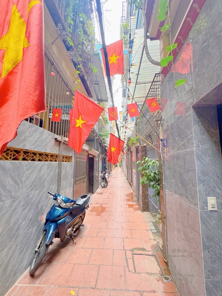 Bán nhà Pháo Đài Láng - diện tích 53m2 2 tầng - ô tô đỗ gần - giá 14,2 tỷ