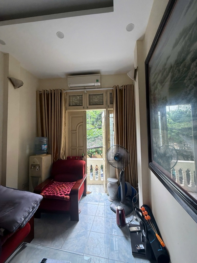 Bán nhà Trần Hữu Tước - diện tích 21m2 5 tầng - mặt phố - giá 7,5 tỷ