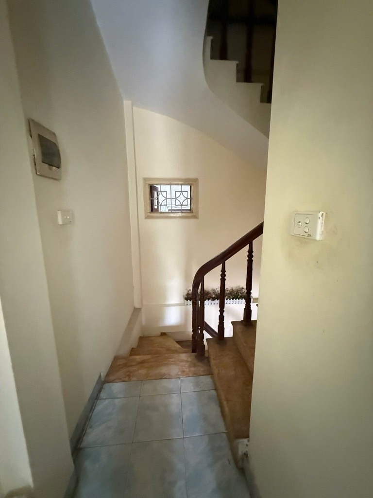 Bán nhà Trần Hữu Tước - diện tích 21m2 5 tầng - mặt phố - giá 7,5 tỷ