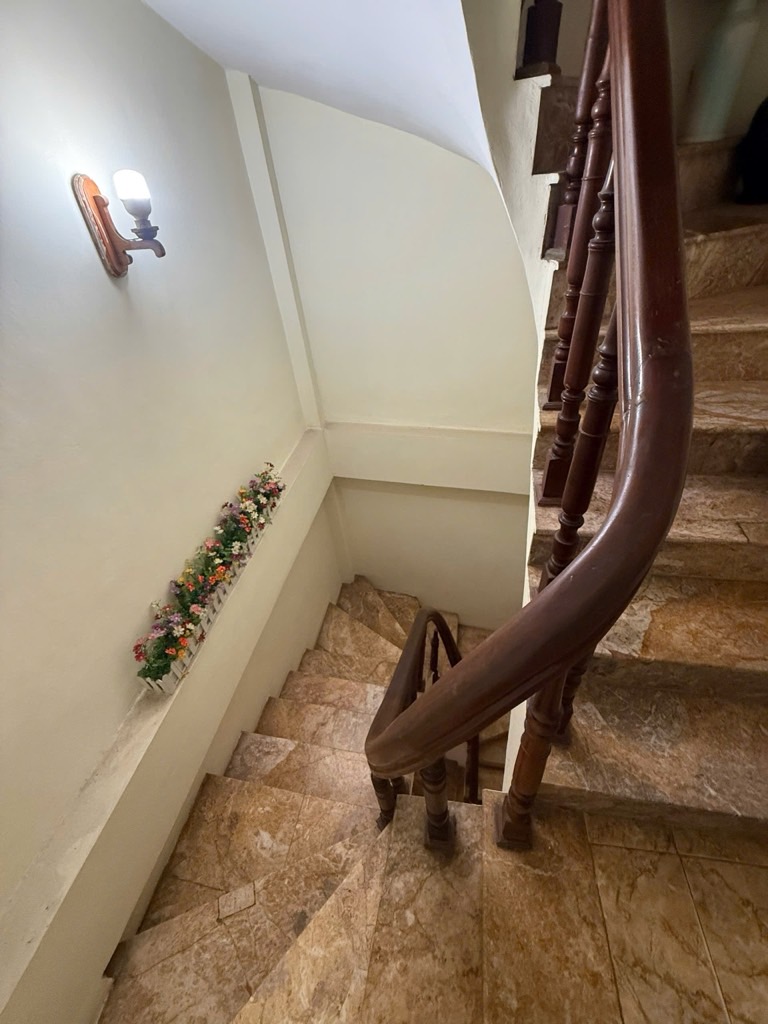 Bán nhà Trần Hữu Tước - diện tích 21m2 5 tầng - mặt phố - giá 7,5 tỷ