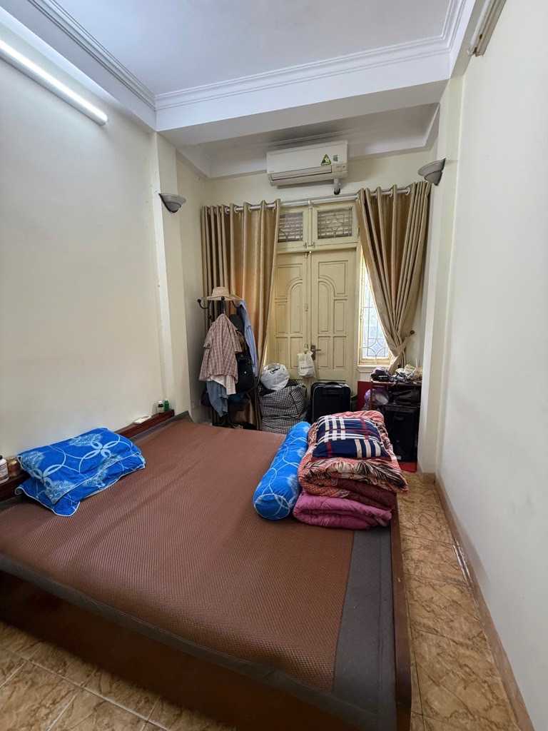 Bán nhà Trần Hữu Tước - diện tích 21m2 5 tầng - mặt phố - giá 7,5 tỷ