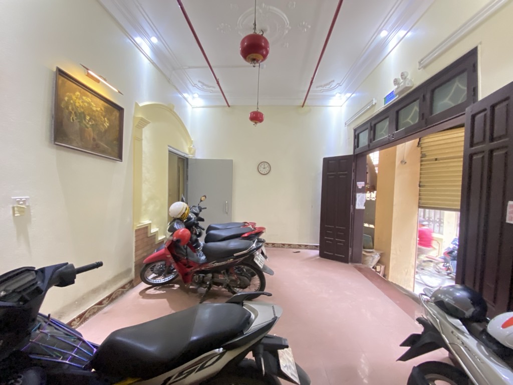 Bán nhà Kim Giang - diện tích 86.7m2 5 tầng - Nhà lô góc 2 thoáng - giá 17,9 tỷ