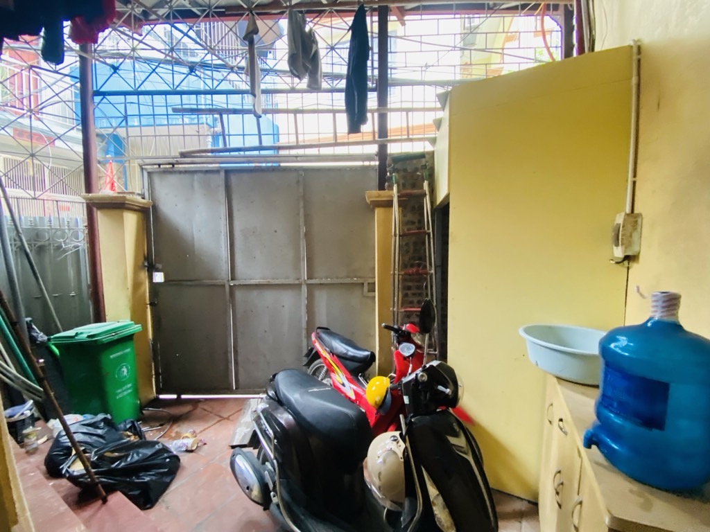 Bán nhà Kim Giang - diện tích 86.7m2 5 tầng - Nhà lô góc 2 thoáng - giá 17,9 tỷ