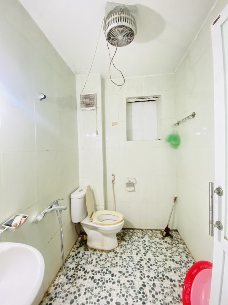 Bán nhà Kim Giang - diện tích 86.7m2 5 tầng - Nhà lô góc 2 thoáng - giá 17,9 tỷ