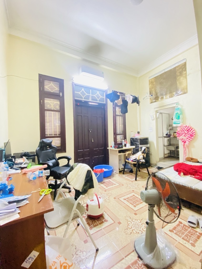 Bán nhà Kim Giang - diện tích 86.7m2 5 tầng - Nhà lô góc 2 thoáng - giá 17,9 tỷ