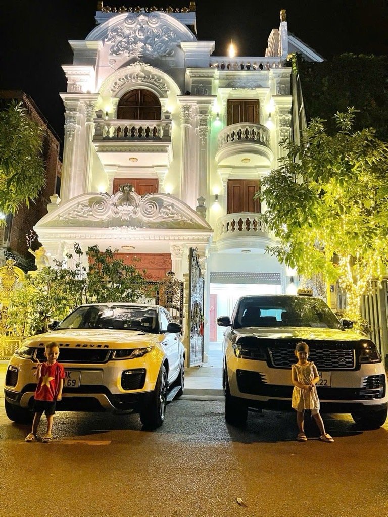 Bán biệt thự BT8 Việt Hưng 167m2 x 6 tầng, mặt tiền 9.8m, giá 72 tỷ