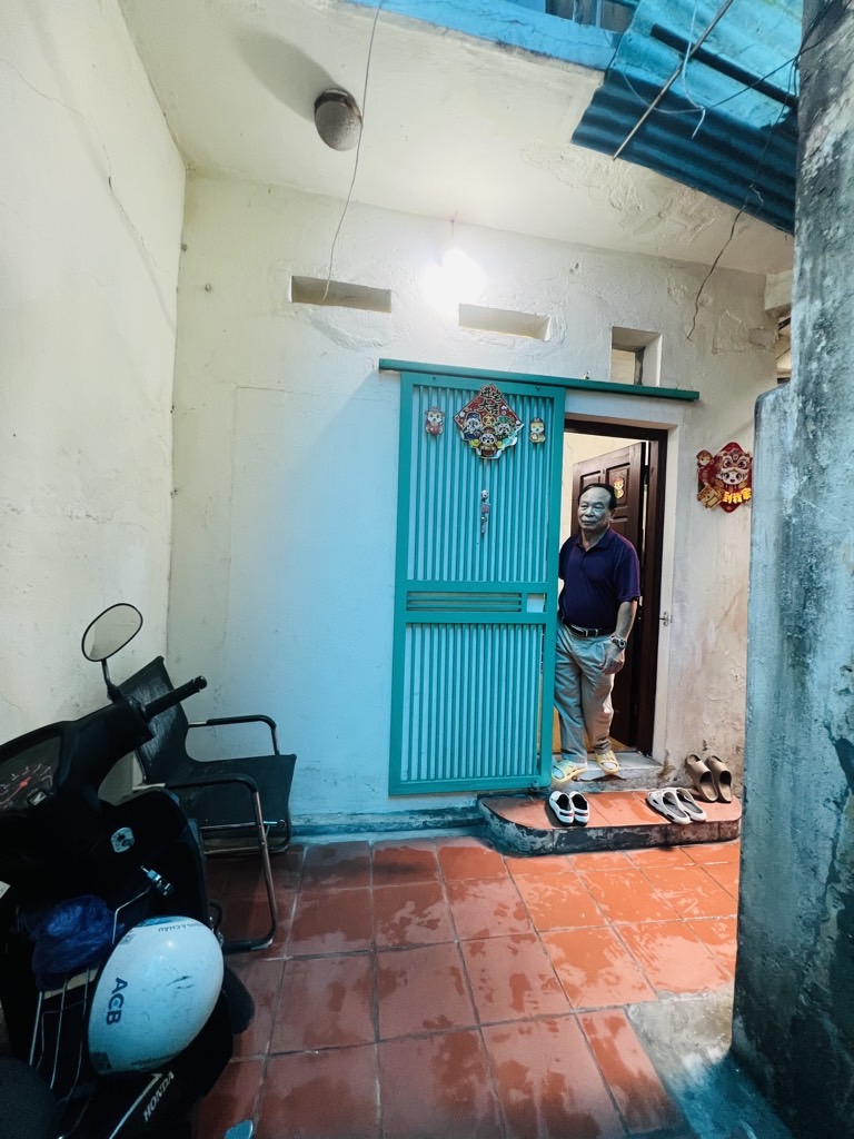 Bán nhà Đại Cồ Việt - diện tích 27.3m2 2 tầng - SAU LƯNG MẶT PHỐ - giá 10,5 tỷ