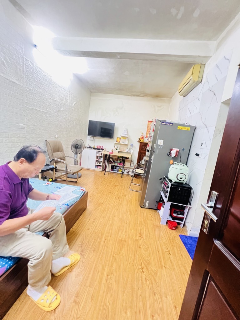 Bán nhà Đại Cồ Việt - diện tích 27.3m2 2 tầng - SAU LƯNG MẶT PHỐ - giá 10,5 tỷ