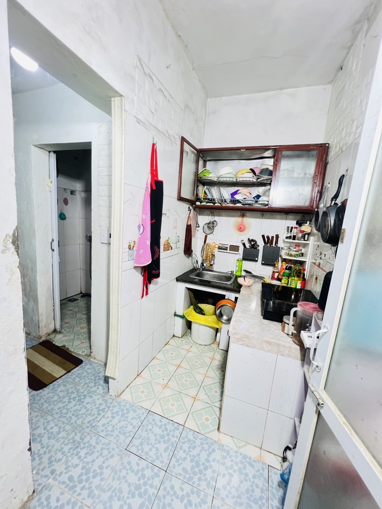 Bán nhà Đại Cồ Việt - diện tích 27.3m2 2 tầng - SAU LƯNG MẶT PHỐ - giá 10,5 tỷ