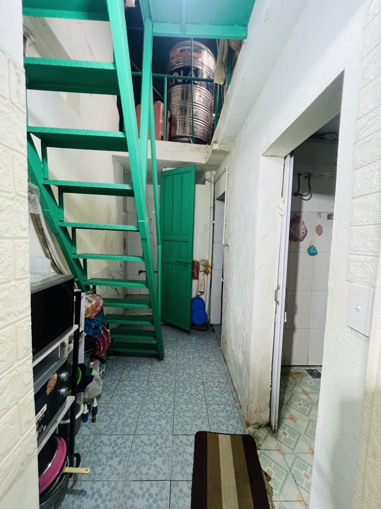 Bán nhà Đại Cồ Việt - diện tích 27.3m2 2 tầng - SAU LƯNG MẶT PHỐ - giá 10,5 tỷ