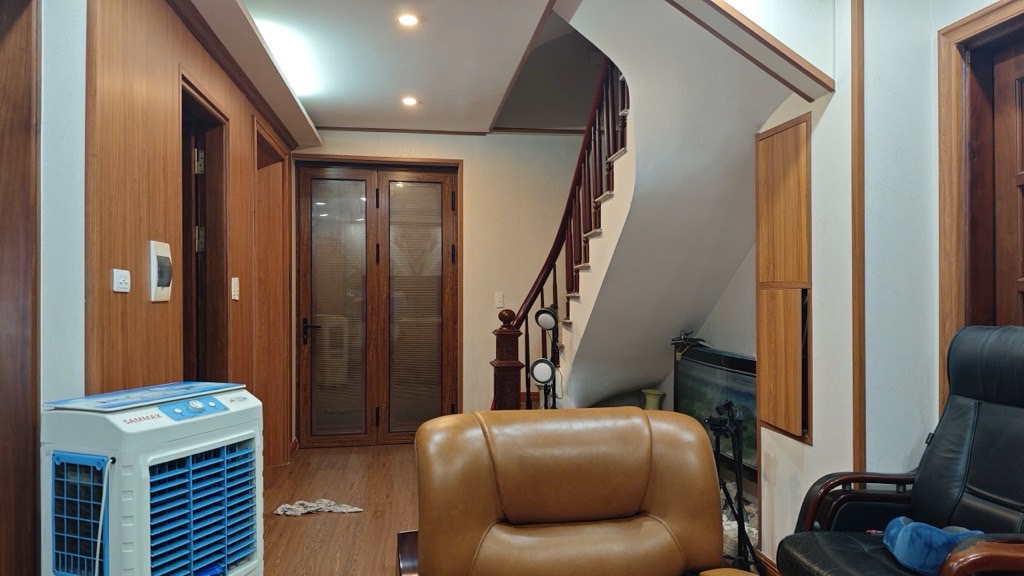 Bán nhà Nam Dư - diện tích 53m2 5 tầng - Lô góc, thang máy, ô tô tránh - giá 19,3 tỷ