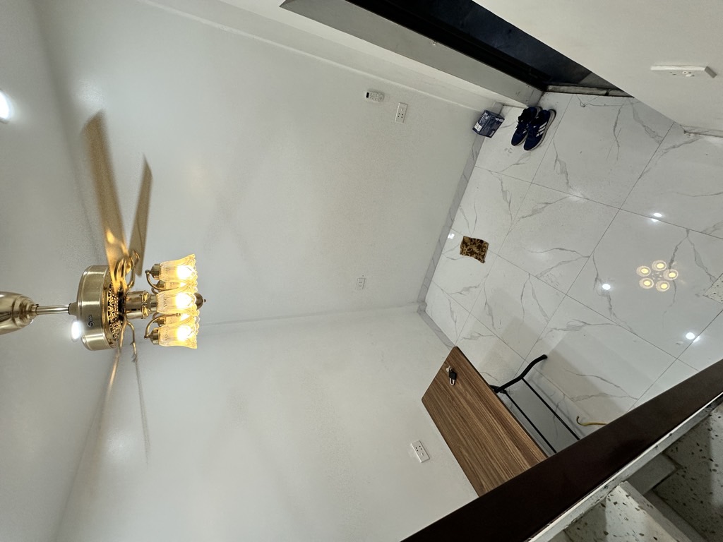 Bán nhà Tôn Đức Thắng - diện tích 10m2 4 tầng - Lô góc - giá 2,4 tỷ