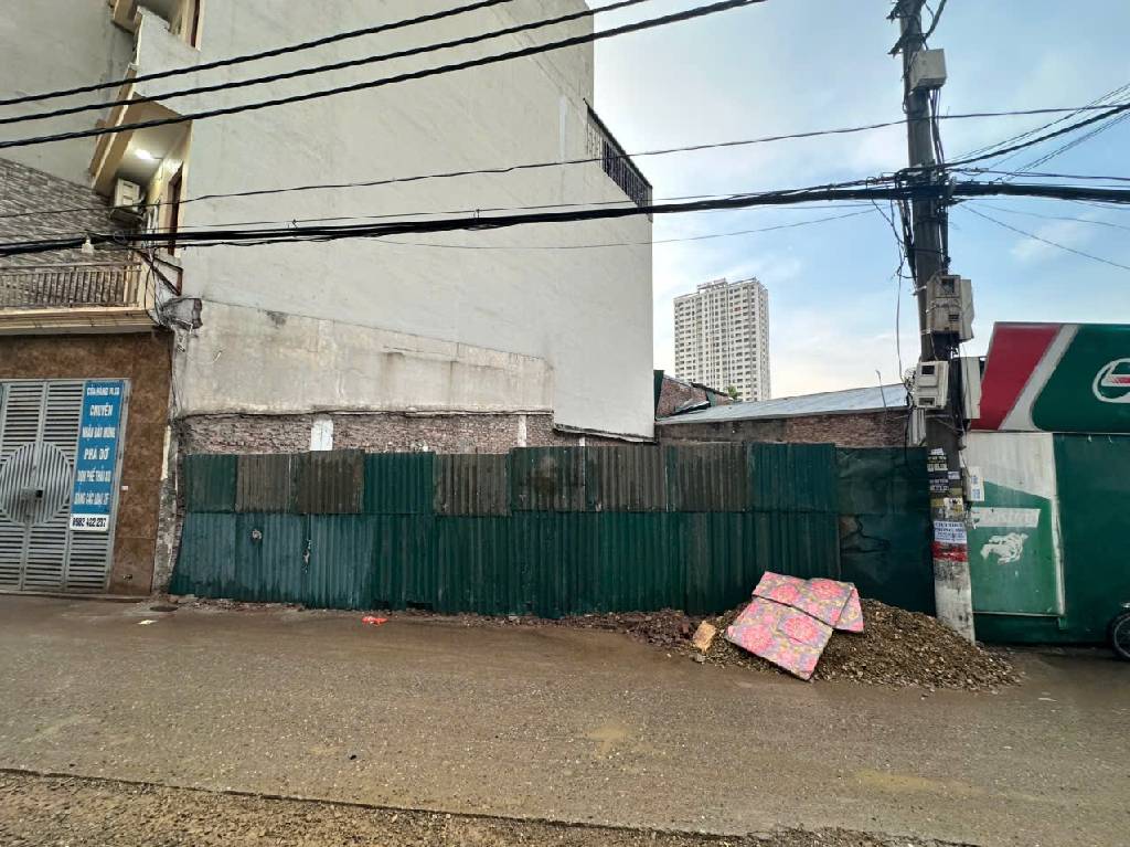 Bán nhà Giải Phóng - diện tích 89m2 1 tầng - ô tô tránh - giá 18 tỷ