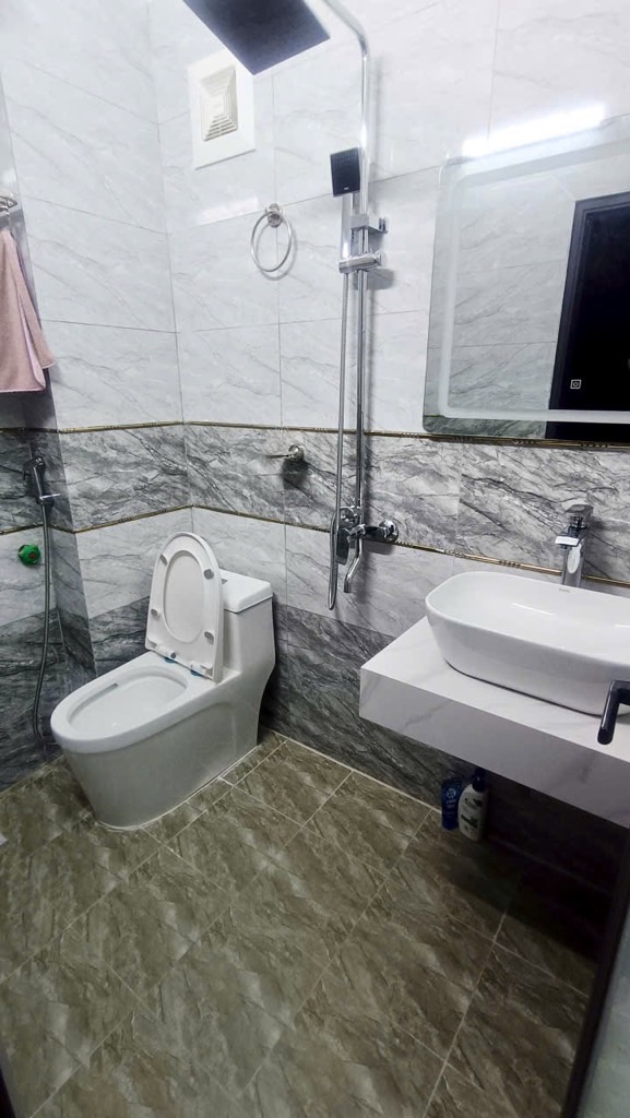 Bán nhà Trương Định - diện tích 33.5m2 5 tầng - thang máy - giá 9 tỷ