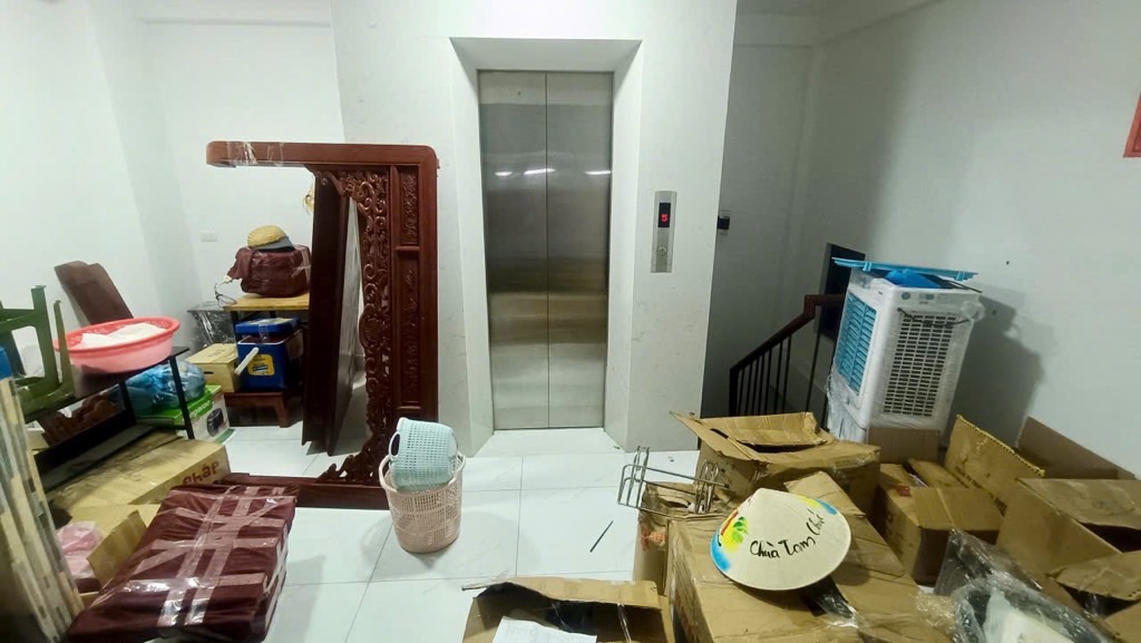 Bán nhà Trương Định - diện tích 33.5m2 5 tầng - thang máy - giá 9 tỷ