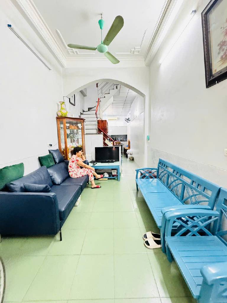 Bán nhà Giải Phóng - diện tích 44.5m2 4 tầng - ô tô tránh - giá 15,8 tỷ