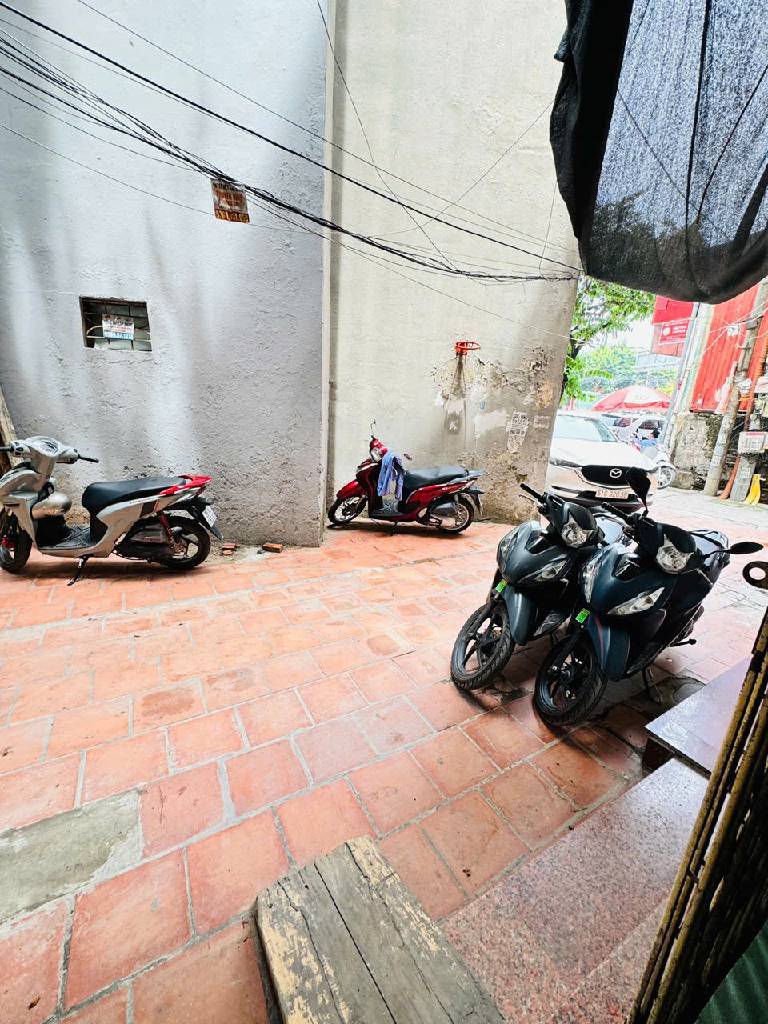 Bán nhà Giải Phóng - diện tích 44.5m2 4 tầng - ô tô tránh - giá 15,8 tỷ