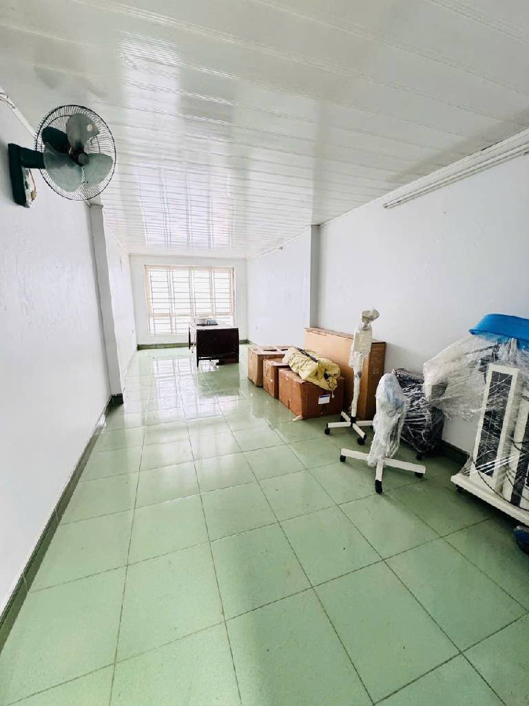 Bán nhà Giải Phóng - diện tích 44.5m2 4 tầng - ô tô tránh - giá 15,8 tỷ