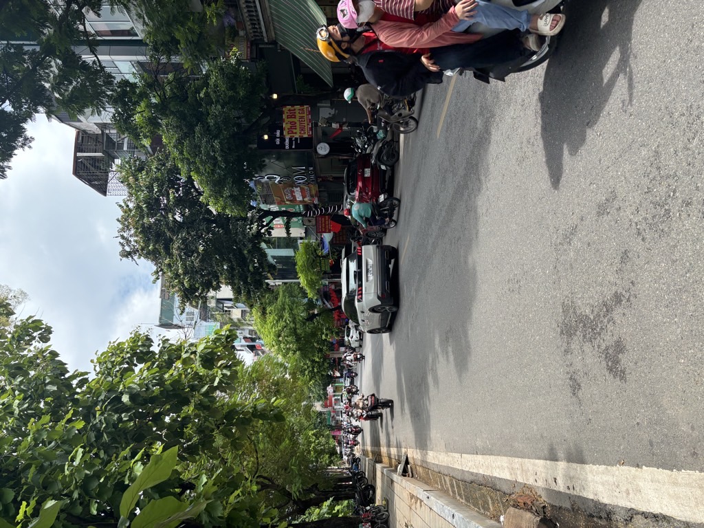 Bán nhà Kim Ngưu - diện tích 34,2m2 6 tầng - Mặt phố kinh doanh sầm uất - giá 17,1 tỷ