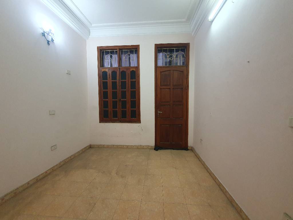 Bán nhà Hoàng Đạo Thành - diện tích 80m2 4 tầng - PHÂN LÔ Ô TÔ TRÁNH - giá 16,5 tỷ