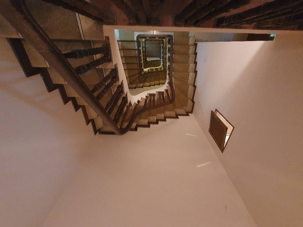 Bán nhà Hoàng Đạo Thành - diện tích 80m2 4 tầng - PHÂN LÔ Ô TÔ TRÁNH - giá 16,5 tỷ