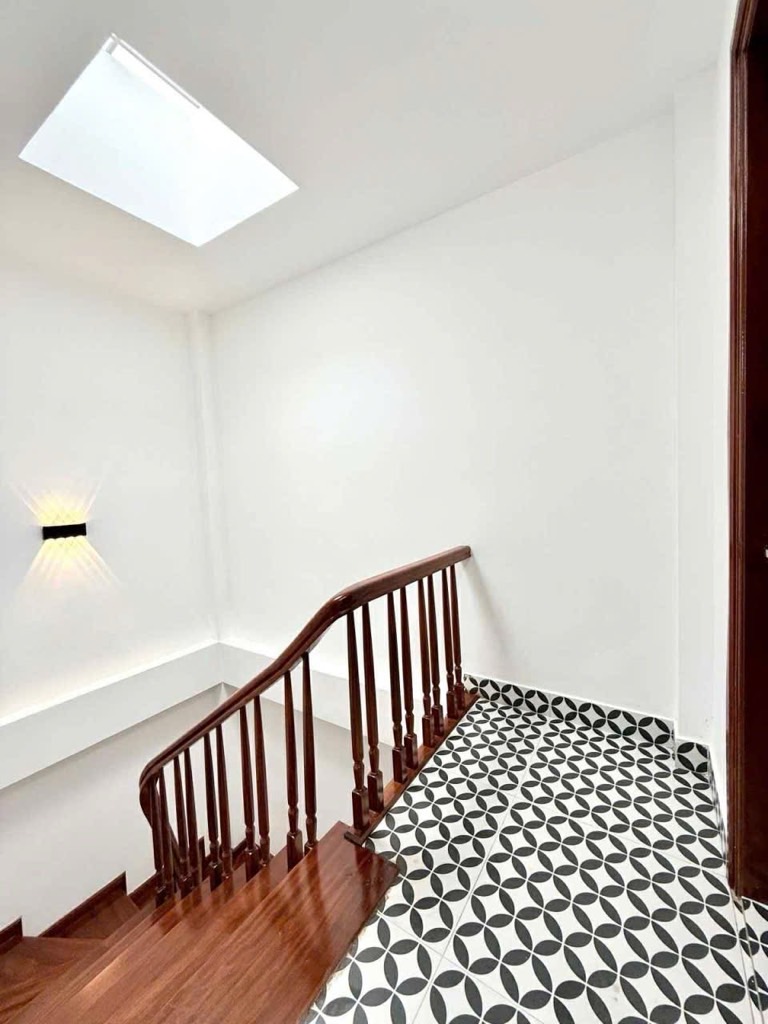 Bán nhà Khâm Thiên - 32m2 5 tầng - Nhà xây mới hai mặt ngõ thoáng - giá 8.6 tỷ