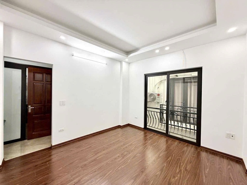 Bán nhà Khâm Thiên - 32m2 5 tầng - Nhà xây mới hai mặt ngõ thoáng - giá 8.6 tỷ
