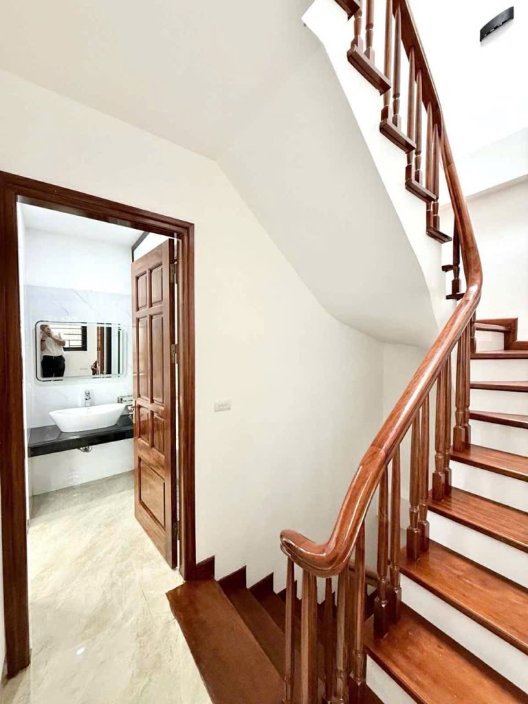 Bán nhà Khâm Thiên - 32m2 5 tầng - Nhà xây mới hai mặt ngõ thoáng - giá 8.6 tỷ