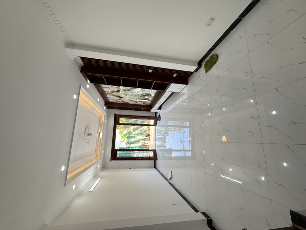 Bán nhà Vĩnh Hưng - diện tích 35m2 5 tầng - Ô TÔ THÔNG - giá 8,8 tỷ