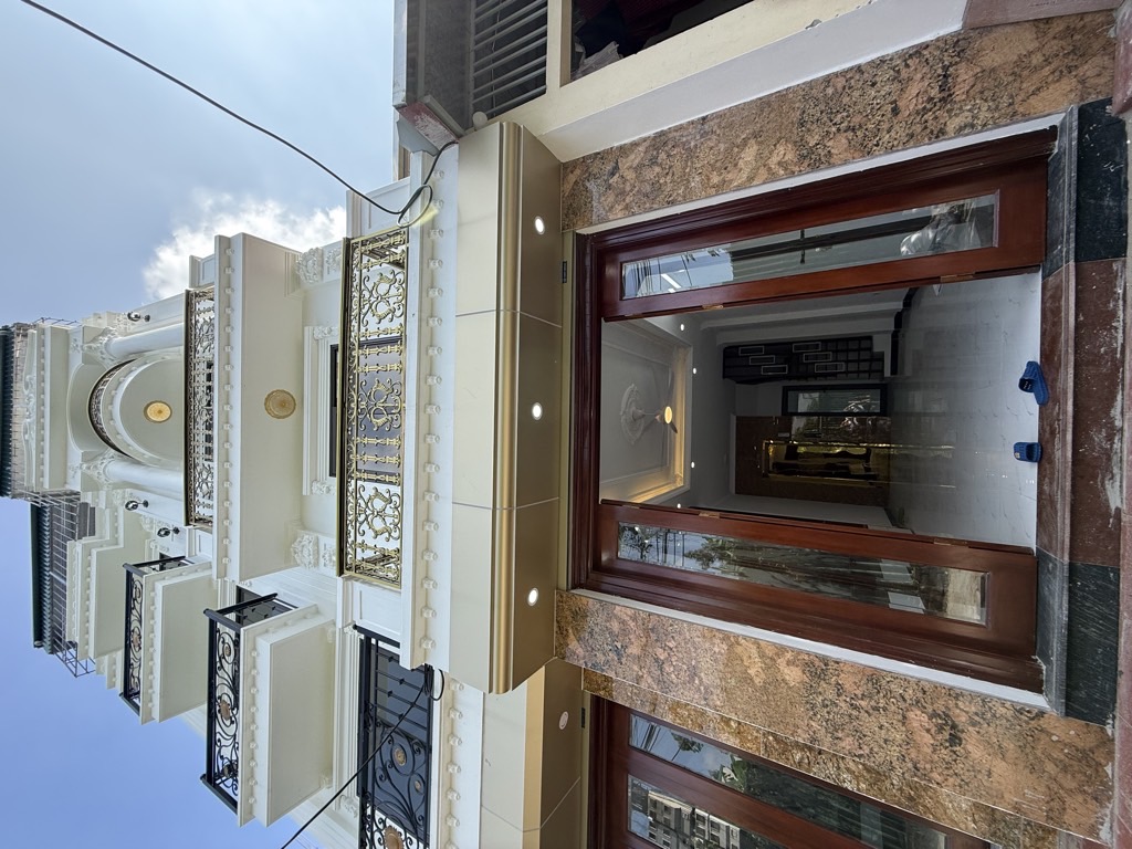 Bán nhà Vĩnh Hưng - diện tích 35m2 5 tầng - Ô TÔ THÔNG - giá 8,8 tỷ