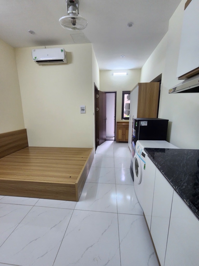 Bán nhà Chùa Láng - diện tích 80m2 6 tầng - Căn hộ dịch vụ mới, full nội thất - giá 22,5 tỷ