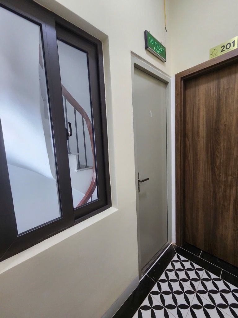 Bán nhà Chùa Láng - diện tích 80m2 6 tầng - Căn hộ dịch vụ mới, full nội thất - giá 22,5 tỷ