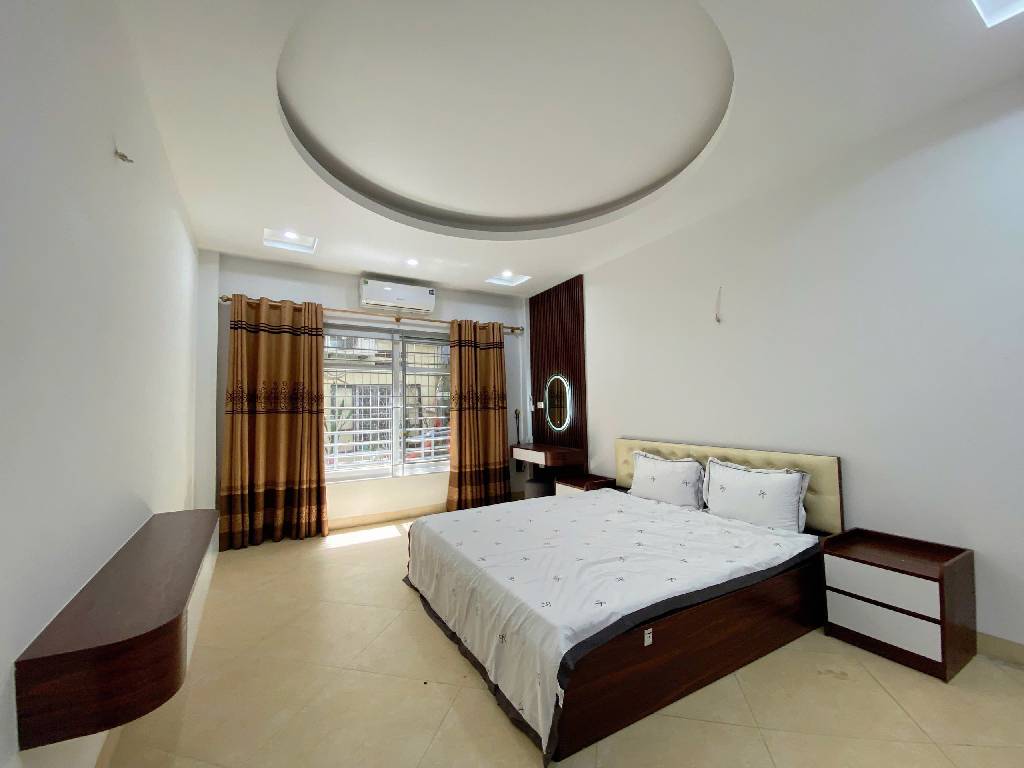 Bán nhà ngõ Văn Chương - diện tích 32,5m2 5 tầng - Mặt ngõ thẳng tắp, gần hồ Văn Chương - giá 8,8 tỷ