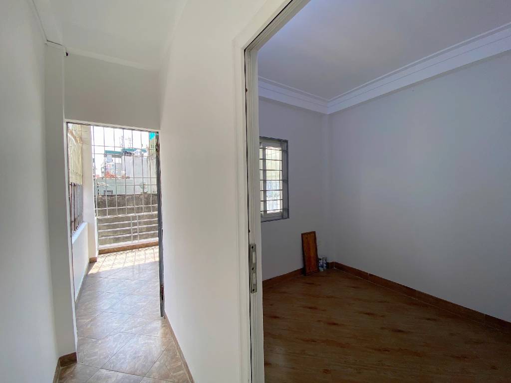 Bán nhà ngõ Văn Chương - diện tích 32,5m2 5 tầng - Mặt ngõ thẳng tắp, gần hồ Văn Chương - giá 8,8 tỷ