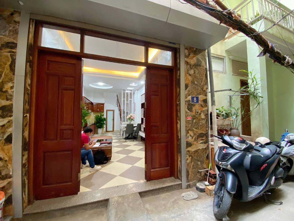 Bán nhà ngõ Văn Chương - diện tích 32,5m2 5 tầng - Mặt ngõ thẳng tắp, gần hồ Văn Chương - giá 8,8 tỷ