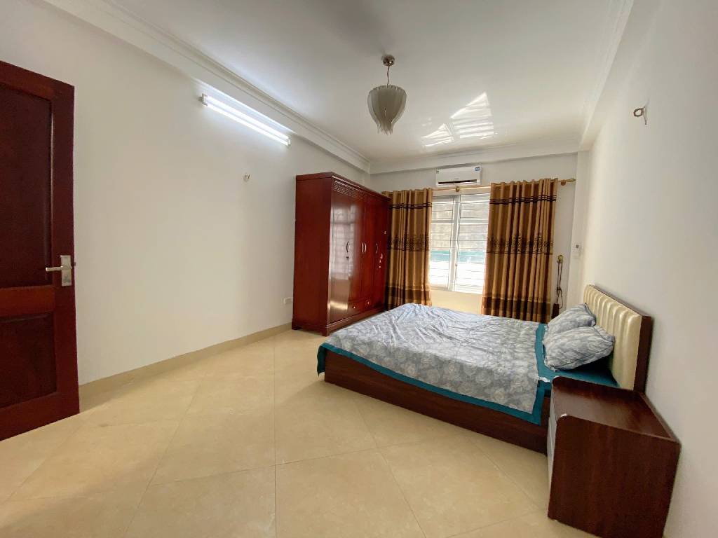 Bán nhà ngõ Văn Chương - diện tích 32,5m2 5 tầng - Mặt ngõ thẳng tắp, gần hồ Văn Chương - giá 8,8 tỷ