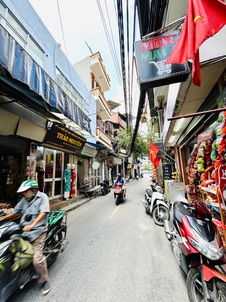 Bán nhà Giáp Bát - diện tích 54m2 2 tầng - Ô TÔ - giá 13,5 tỷ