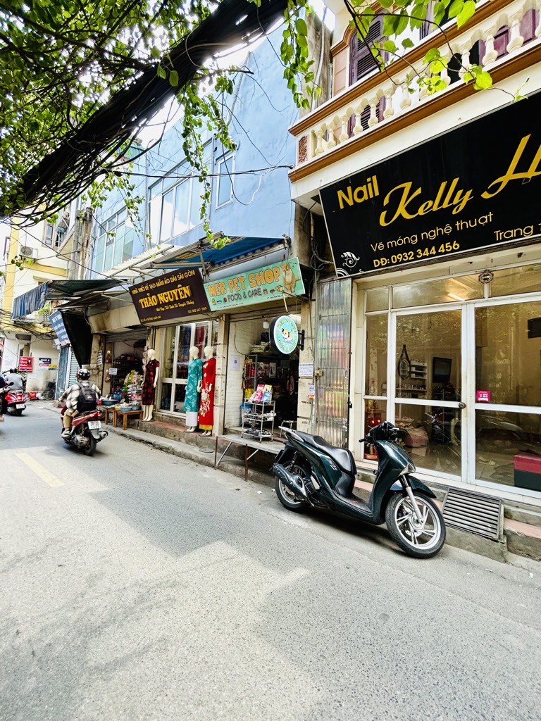 Bán nhà Giáp Bát - diện tích 54m2 2 tầng - Ô TÔ - giá 13,5 tỷ