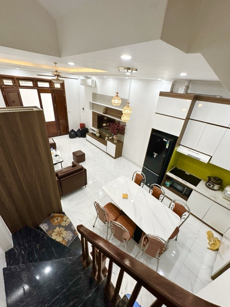 Bán nhà Bằng Liệt - diện tích 40.3m2 5 tầng - ô tô tránh - giá 11,2 tỷ