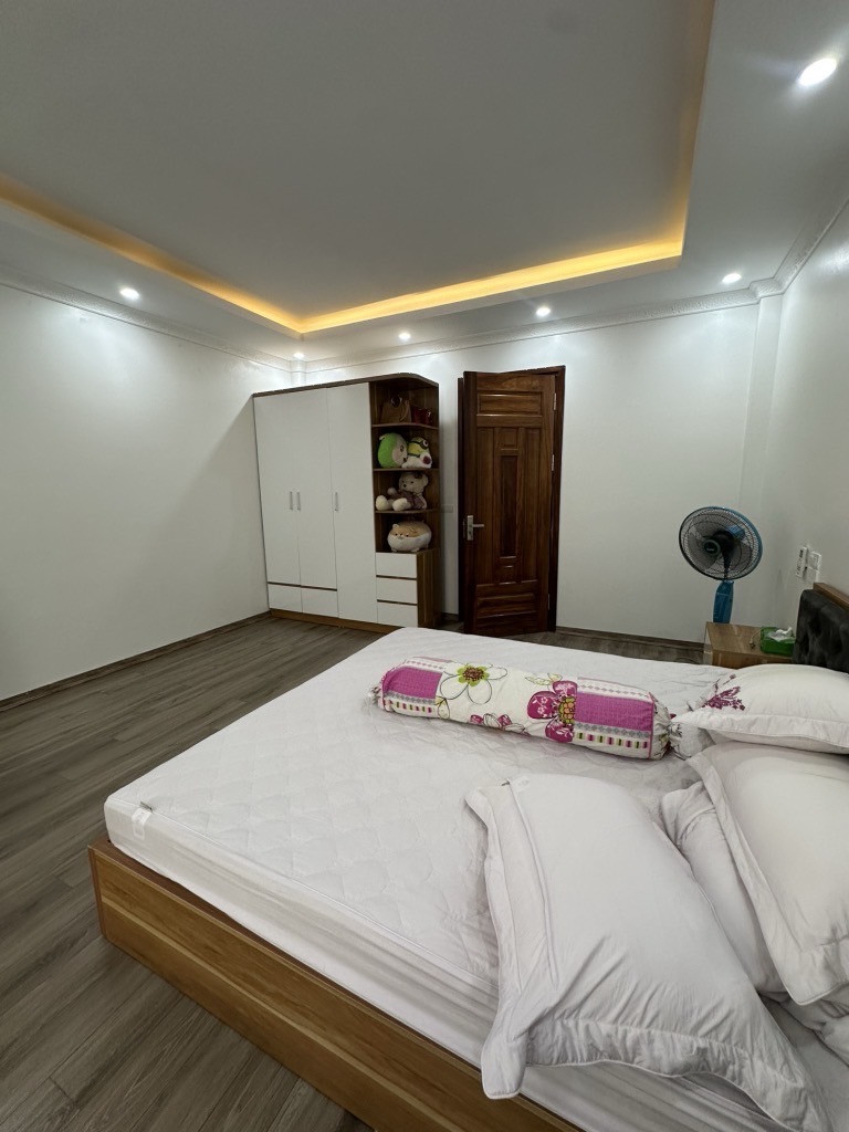 Bán nhà Bằng Liệt - diện tích 40.3m2 5 tầng - ô tô tránh - giá 11,2 tỷ