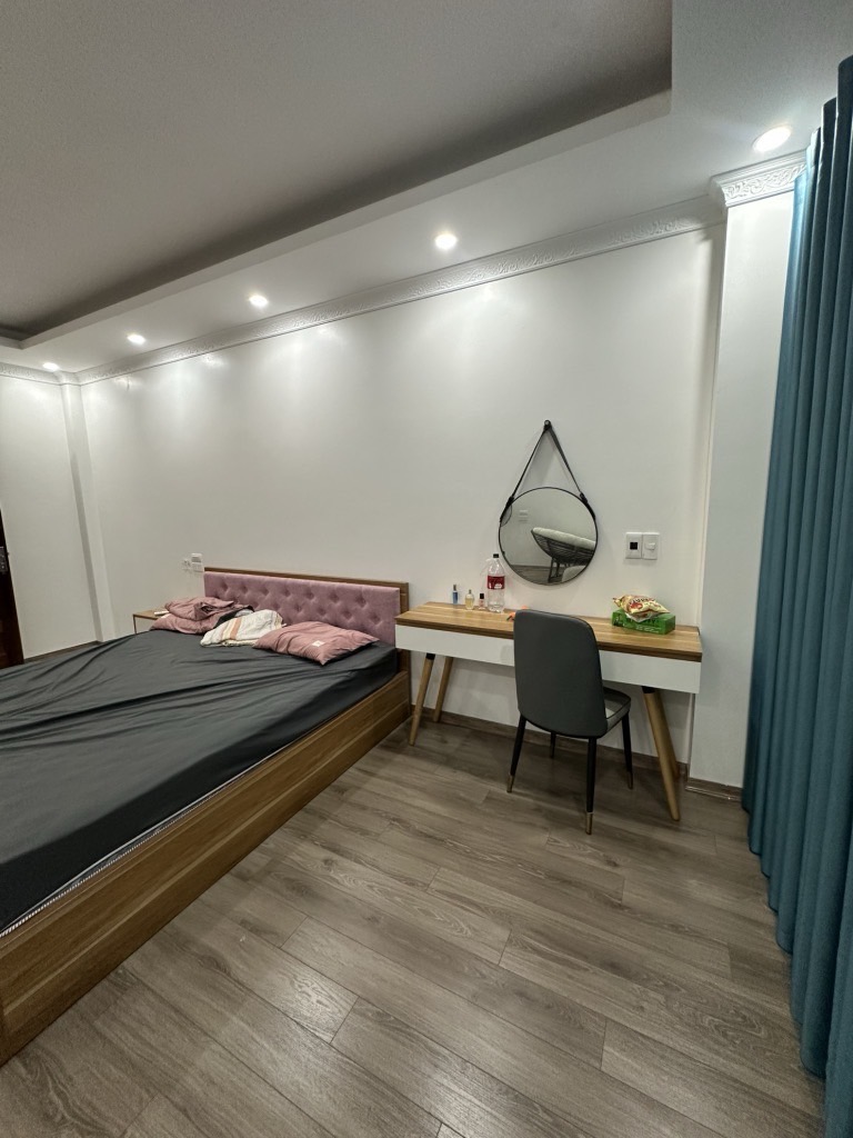 Bán nhà Bằng Liệt - diện tích 40.3m2 5 tầng - ô tô tránh - giá 11,2 tỷ