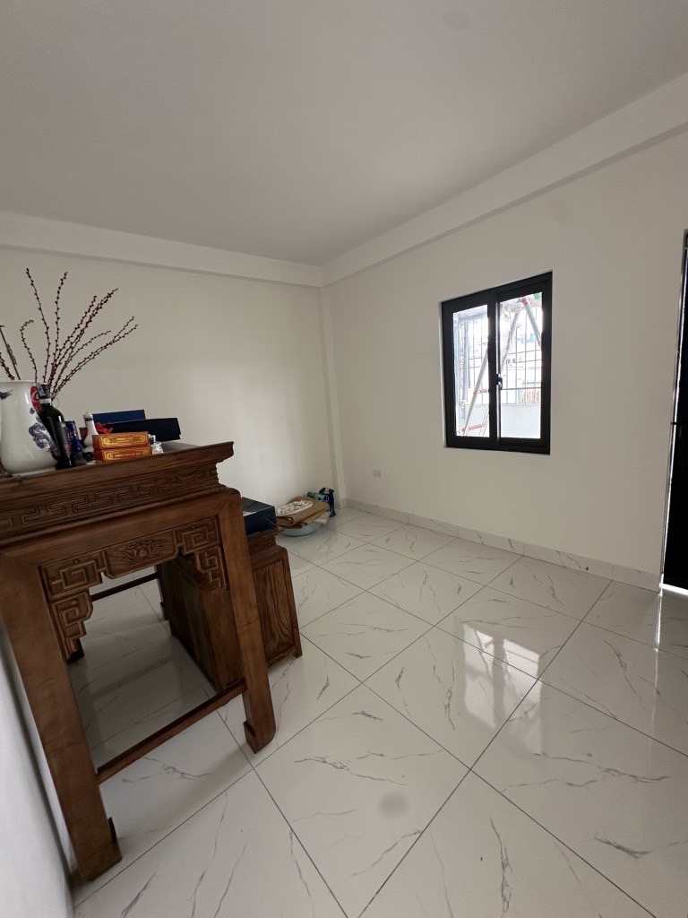 Bán nhà Bằng Liệt - diện tích 40.3m2 5 tầng - ô tô tránh - giá 11,2 tỷ