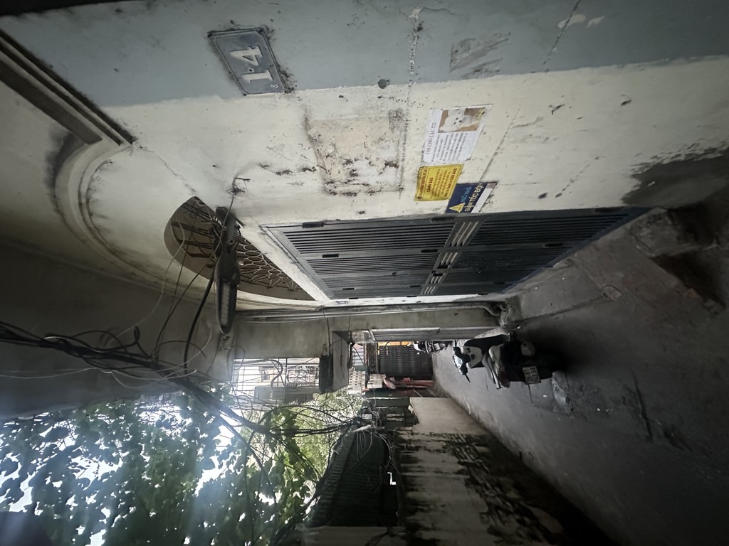 Bán nhà Trần Khát Chân - diện tích 40m2 4 tầng - Nhà riêng, gần công viên - giá 15,4 tỷ