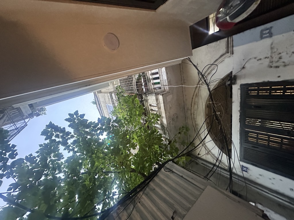 Bán nhà Trần Khát Chân - diện tích 40m2 4 tầng - Nhà riêng, gần công viên - giá 15,4 tỷ